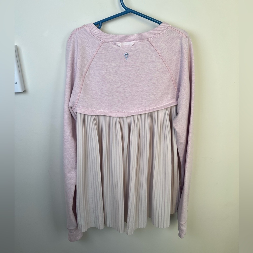 IVIVVA Lululemon Girls Pleated Ruffle Back Pullover Sweatshirt 12 Dusty Rose